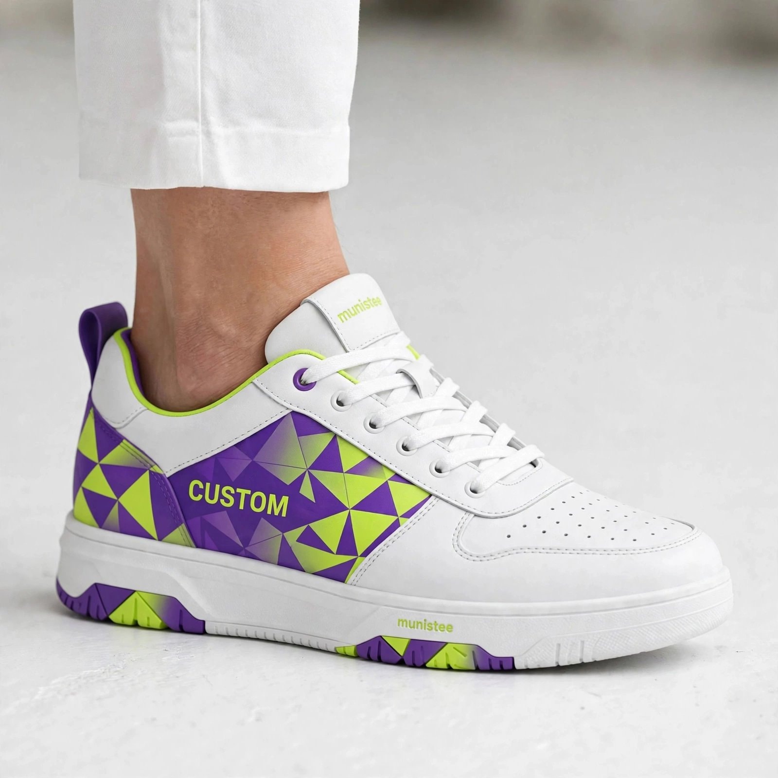 Munistee Custom Lifestyle Sneakers (1)